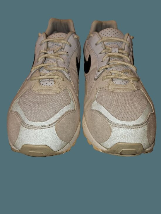 Athletic_Shoes
